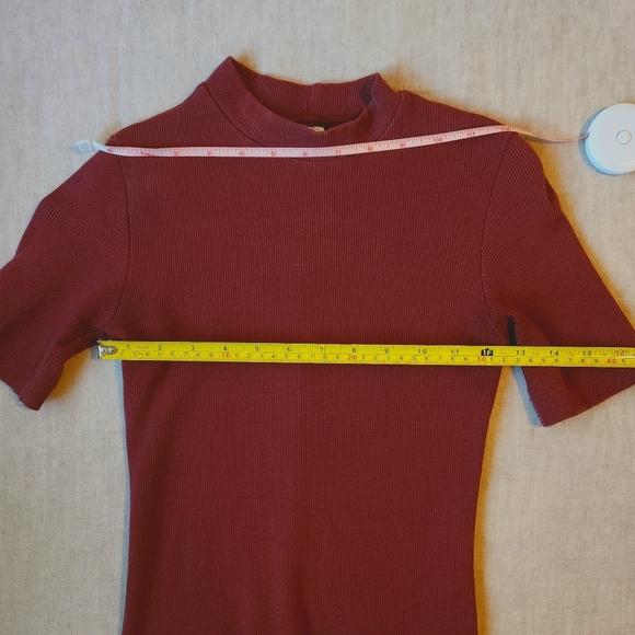 Elegant Burgundy Dress - Picture 7 of 7